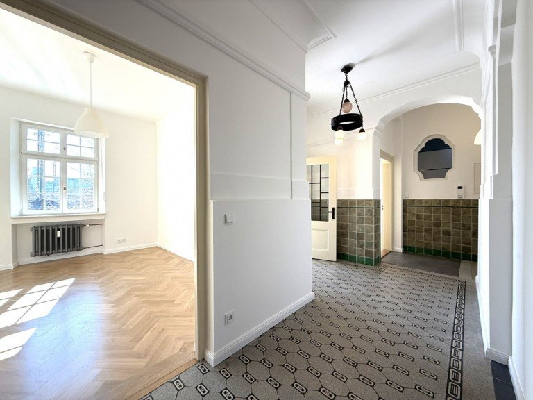 historische Eingangshalle M�nchen Wohnung Jugendstiltraum in herrschaftlicher ehemaliger Bahn-Villa - absolut ruhig