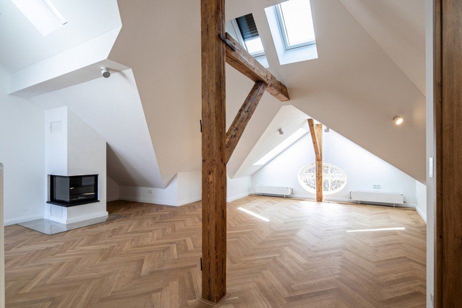 Zwerchgiebel - arbeiten - lesen Wohnung M�nchen